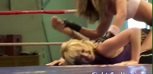  Hairy wrestling babe gets pussylicked